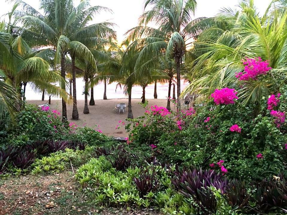 Islandia Beach Resort Siquijor Bagian luar foto