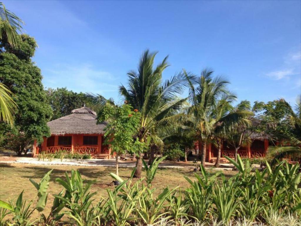 Islandia Beach Resort Siquijor Bagian luar foto